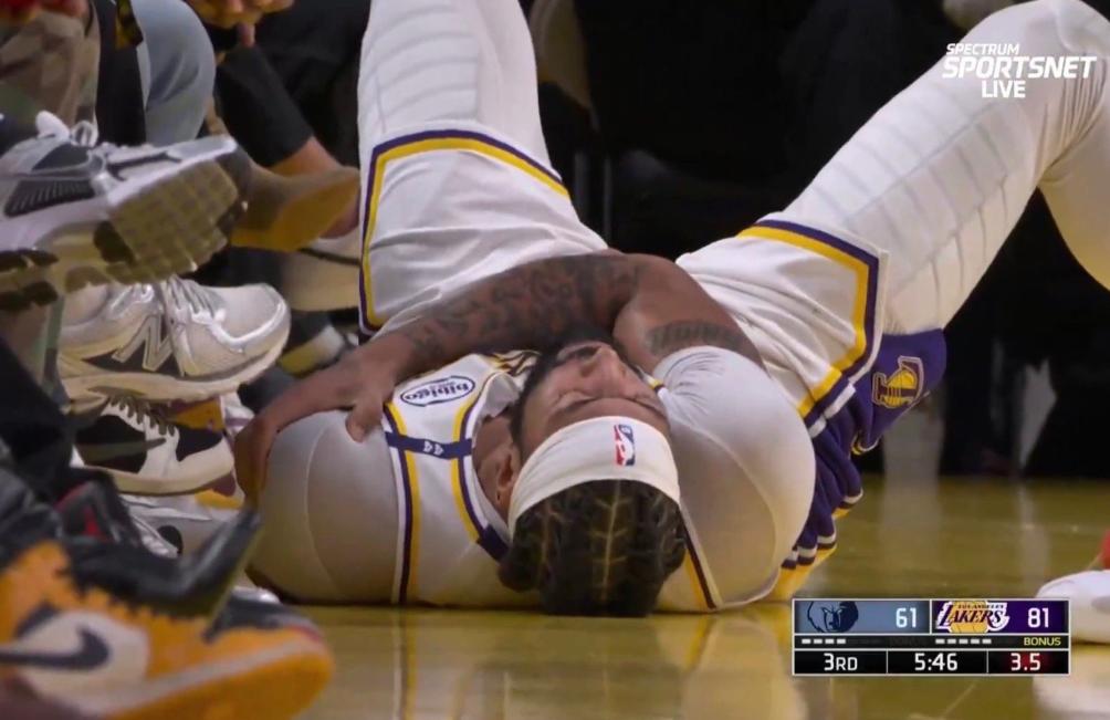 詹姆斯爆冷击败西班牙队，突破纪录引爆全场！(詹姆斯生涯对阵西部球队胜率)