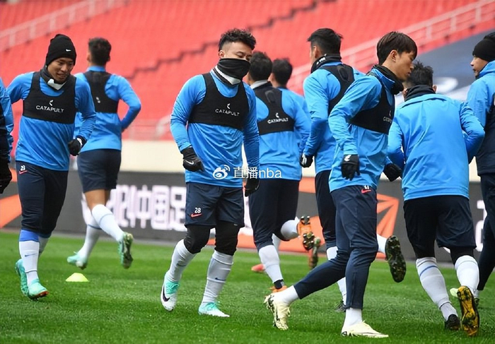今晚上海申花调整名单以备NBA常规赛，临场应变环节打磨，信心回归，更衣室氛围转暖(nba常规赛录像)
